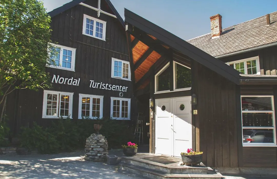Nordal Turistsenter-1