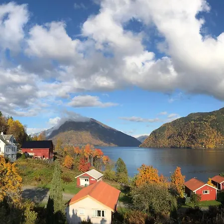 Dragsvik Fjordhotel (Adults Only)-3