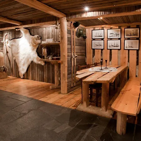 Basecamp Hotel-3