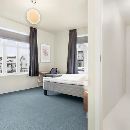 Central Guest House - Bedroom With Private Bathroom-2