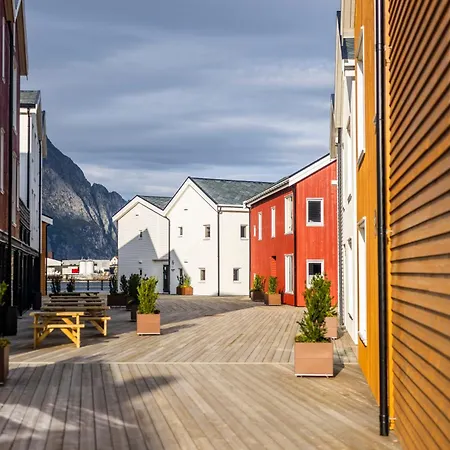 Henningsvær Bryggehotell - by Classic Norway Hotels-2