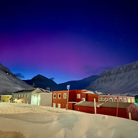 Haugen Pensjonat Svalbard-3