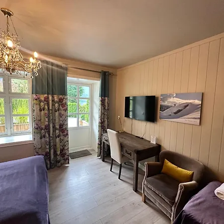 Hofslund Fjord Hotel-2