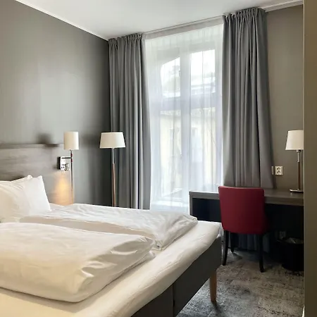 Karl Johans Gate 35-2
