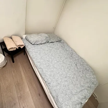 Guesthouse Good Location-2