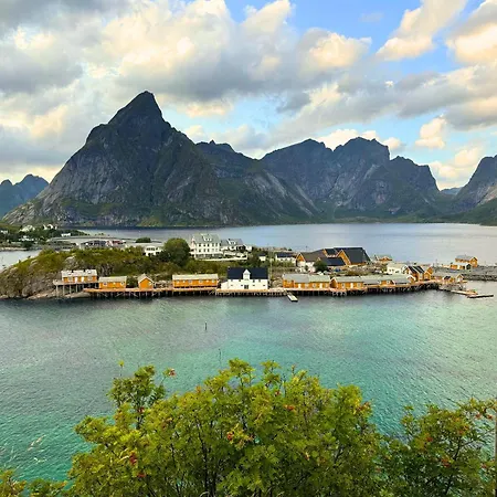 Sakrisøy Rorbuer-3