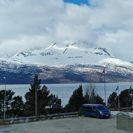 Lyngenfjord Hotel-3