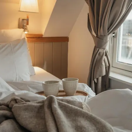Home Hotel With-3