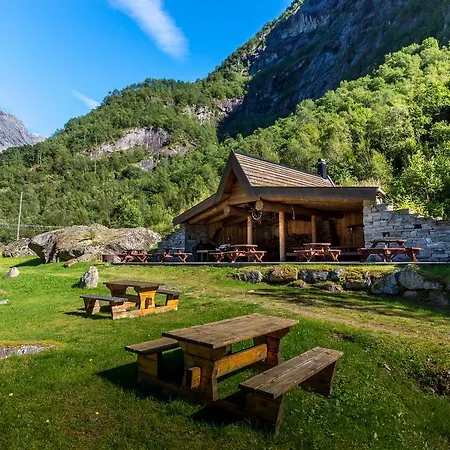 Briksdalsbre Fjellstove-2