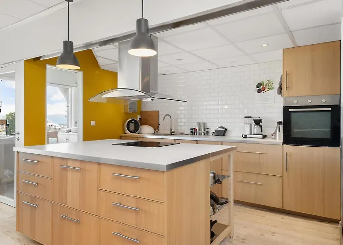 Brekstad Gjestehus As