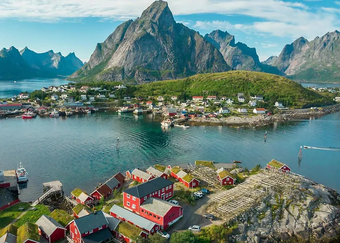 Reine Rorbuer - By Classic Norway s