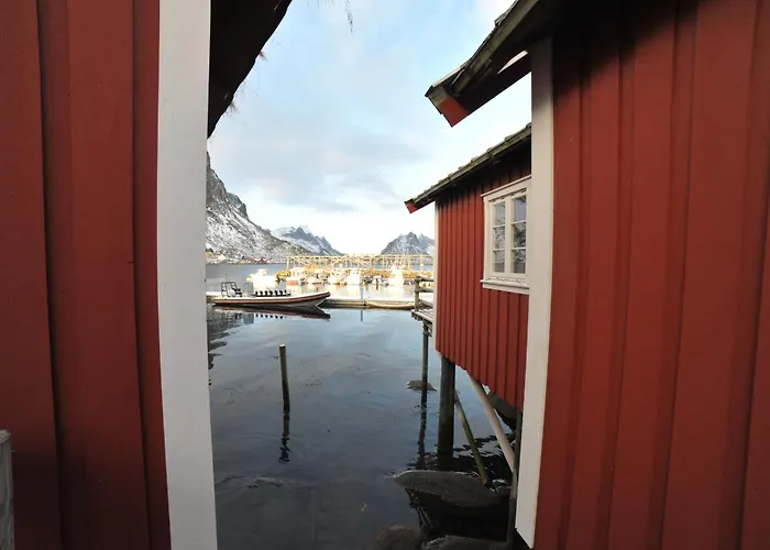 Reine Rorbuer - By Classic Norway s