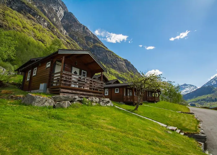 Grande Hytteutleige Og Camping Geiranger