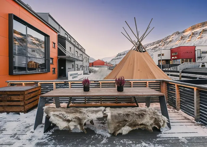 Svalbard Hotell | Polfareren Longyearbyen