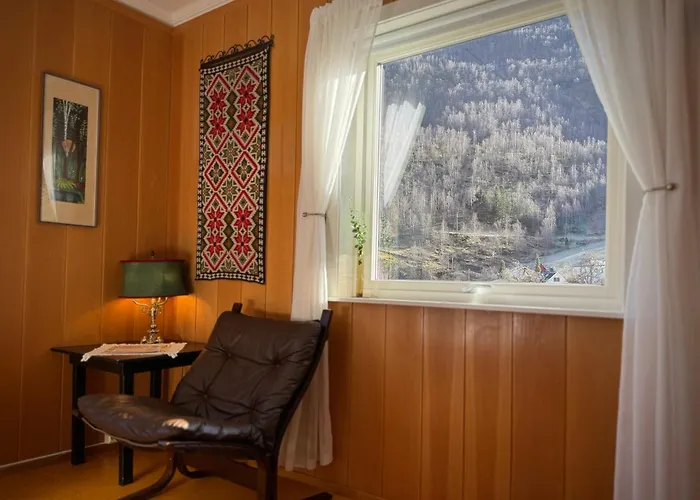 Svingen Guesthouse - Panoramic Fjord Views In Flam