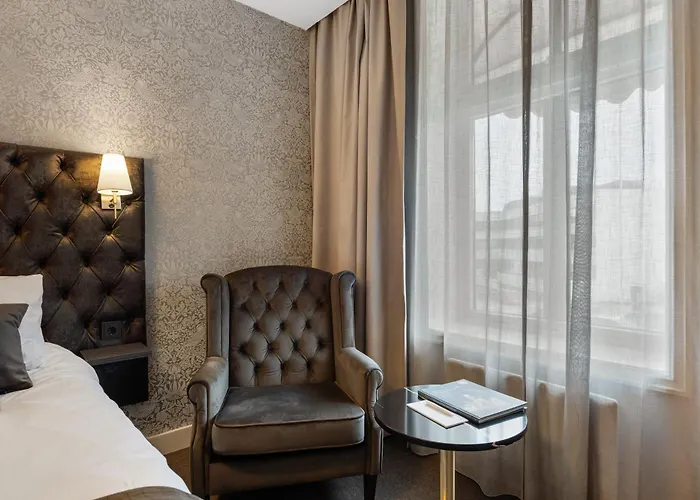 Clarion Collection Grand