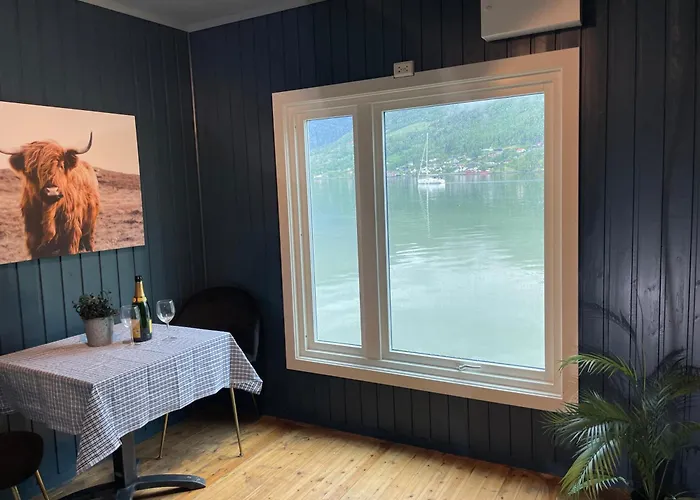 Nesset Fjordcamping Olden
