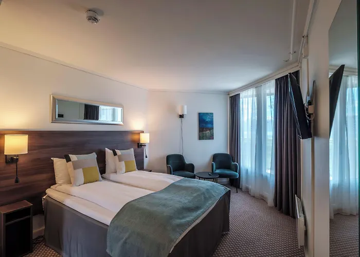 Hardangerfjord Hotel Øystese