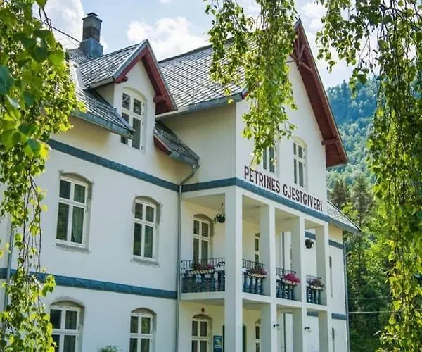 Petrines Gjestgiveri Norddal